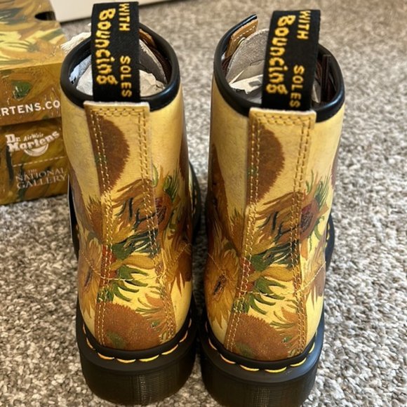 Doc Martens The National Gallery Van Gogh Sunflowers Boots NWT 🔥🔥🔥 - Picture 3 of 8